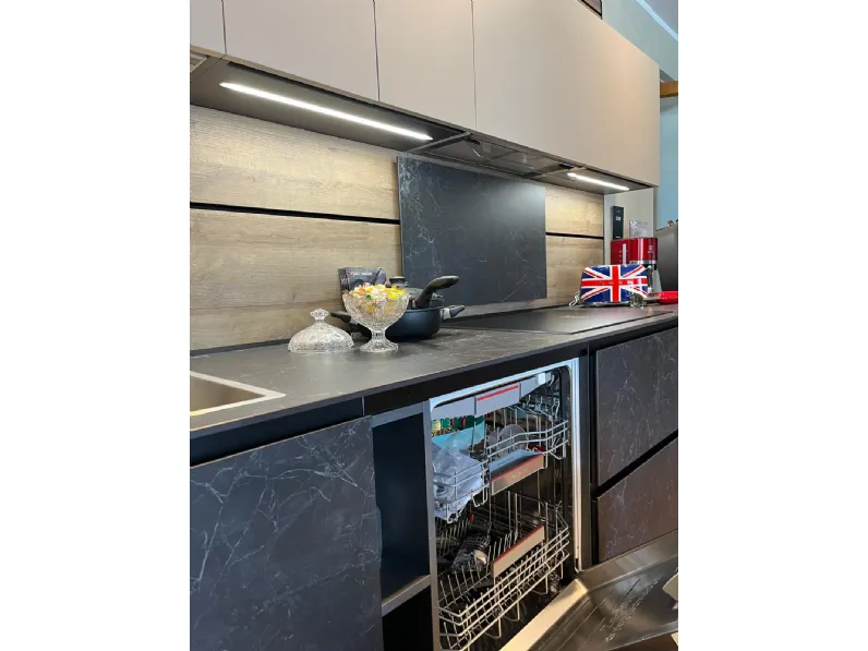 Cucina Telero design altri colori Euromobil lineare scontata 28%