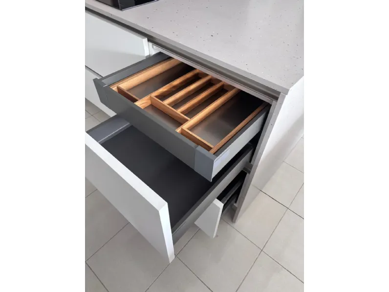 Cucina Time moderna bianca Gentili group con penisola scontata 40%