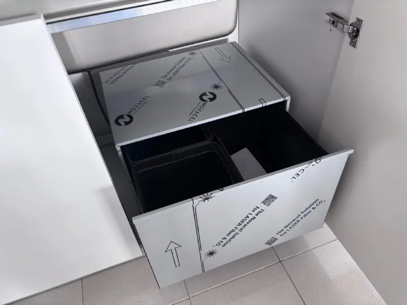 Cucina Time moderna bianca Gentili group con penisola scontata 40%