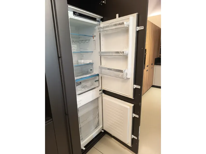 Cucina a PREZZI OUTLET in laminato materico Arredo3 -40%