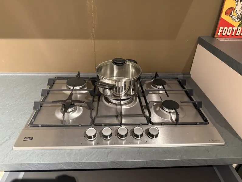 Cucina Mobilturi moderna ad angolo tortora in legno Elsa 