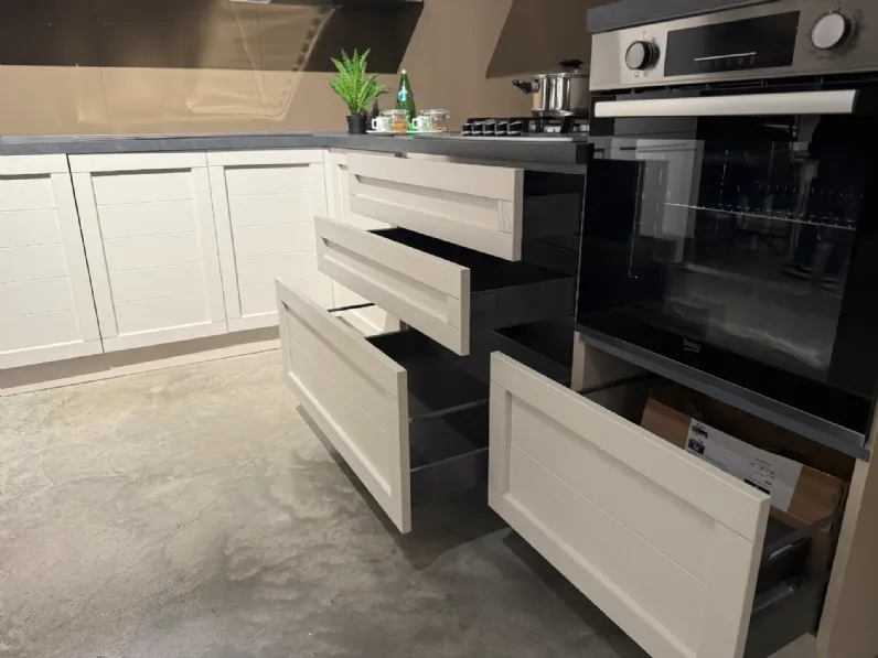 Cucina Mobilturi moderna ad angolo tortora in legno Elsa 