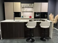 Cucina con isola in laminato materico a prezzo scontato 55%