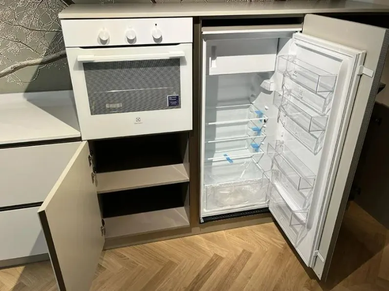 Cucina moderna lineare Infinity Stosa a prezzo scontato