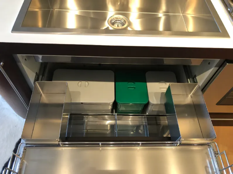 Cucina lineare in laccata opaco tortora Twin a prezzo ribassato