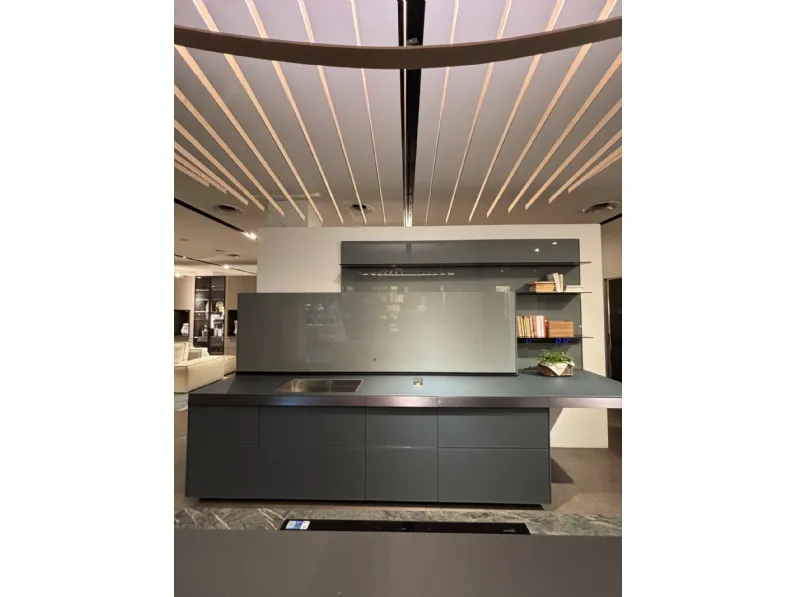 Cucina Valcucine design con isola altri colori in vetro Cucina valcucine genius loci in vitrum 