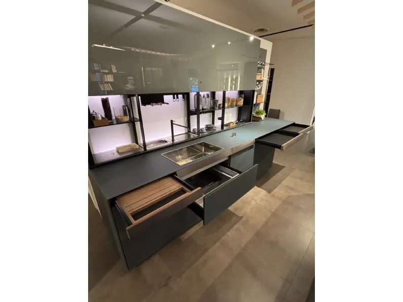 Cucina Valcucine design con isola altri colori in vetro Cucina valcucine genius loci in vitrum 