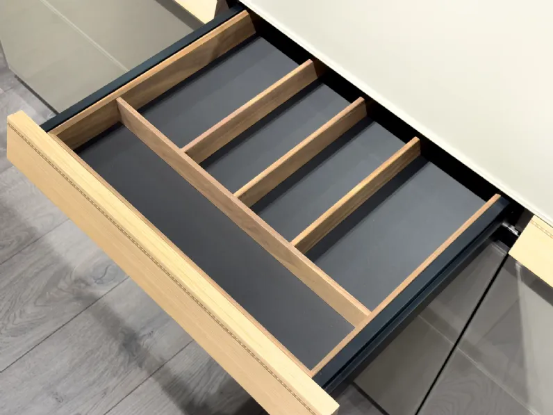 Cucina a PREZZI OUTLET in vetro Valcucine -45%