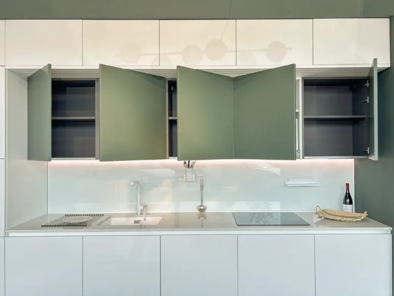 Cucina a prezzo ribassato lineare moderna Cucina trend verde opaco Forma 2000