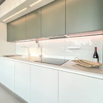 Cucina a prezzo ribassato lineare moderna Cucina trend verde opaco Forma 2000