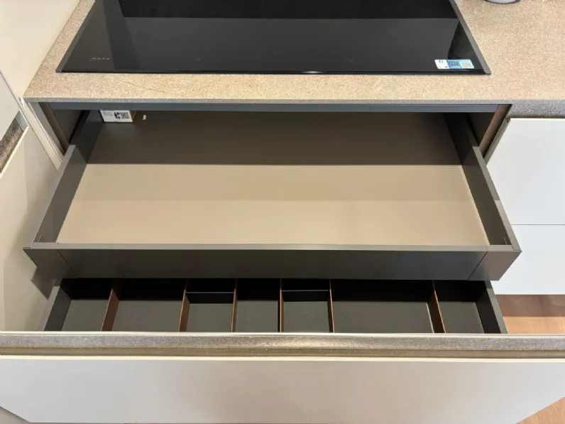 Cucina tortora moderna Cut + now Lago in Offerta Outlet 