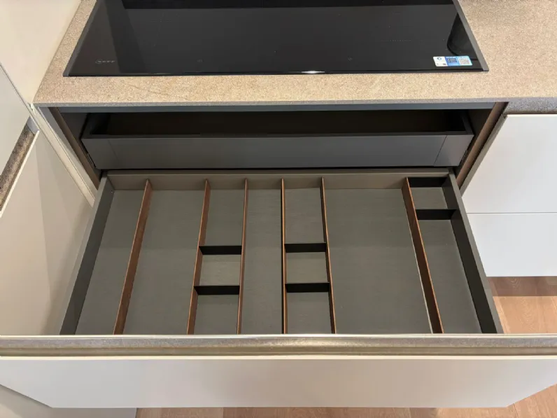 Cucina tortora moderna Cut + now Lago in Offerta Outlet 