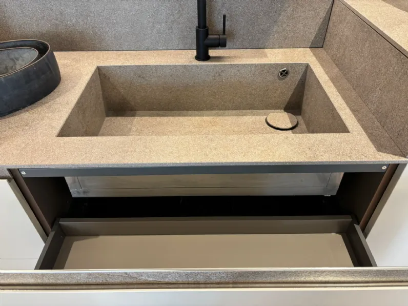 Cucina tortora moderna Cut + now Lago in Offerta Outlet 