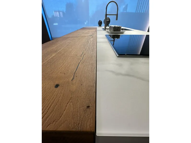 Cucina con isola in vetro modello Cucina 36e8 ad un prezzo riservato 