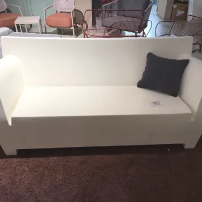 Divano da giardino modello Bubble Kartell in offerta