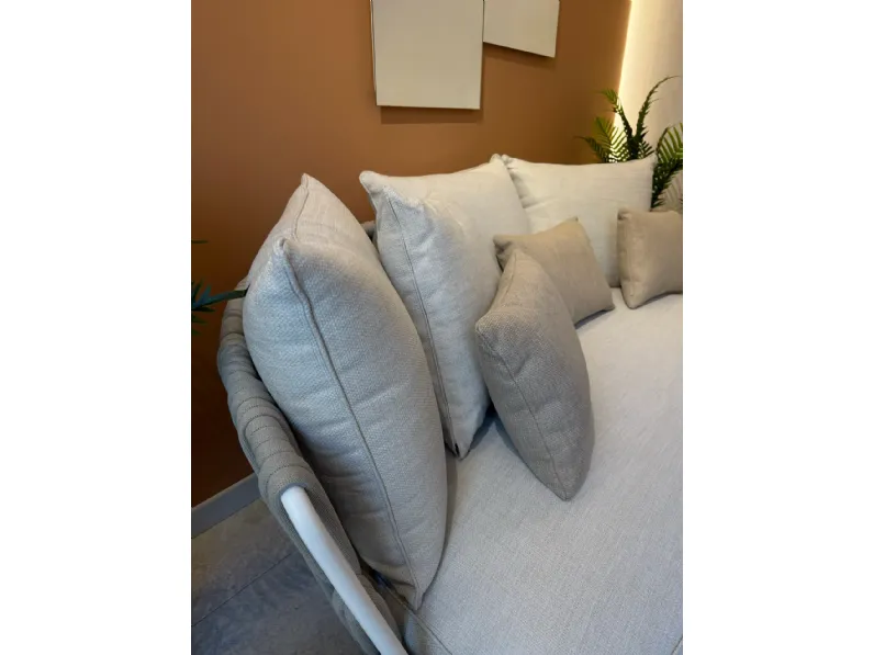 Divano da giardino Swipe sofa a marchio Talenti a prezzo scontato