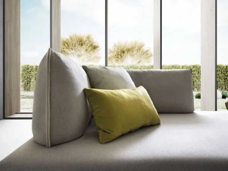 Divano Lineare Bacio light Le comfort a 1959€