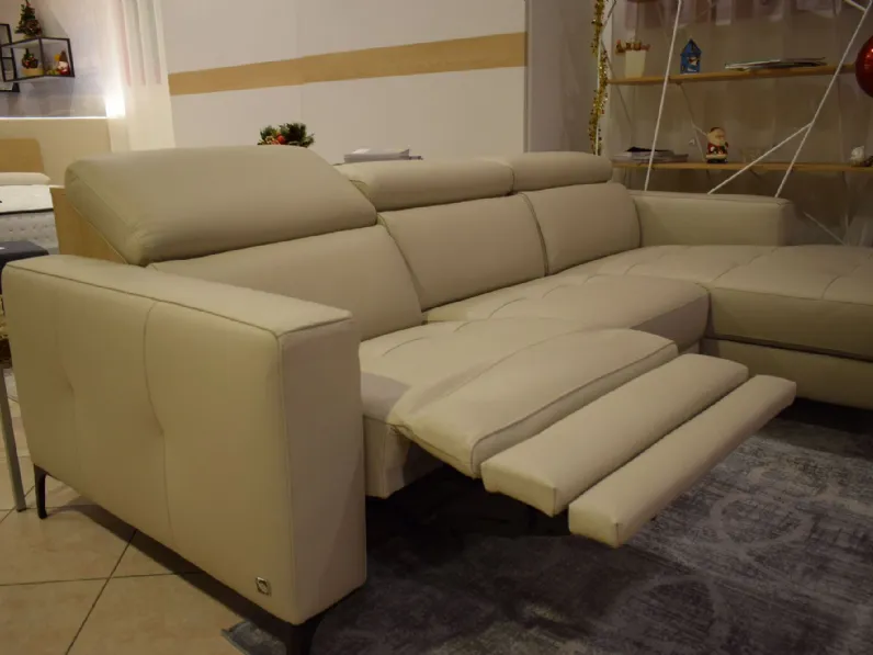 Divano Letto con penisola Matt Collezione esclusiva in Offerta Outlet a 2300 Euro