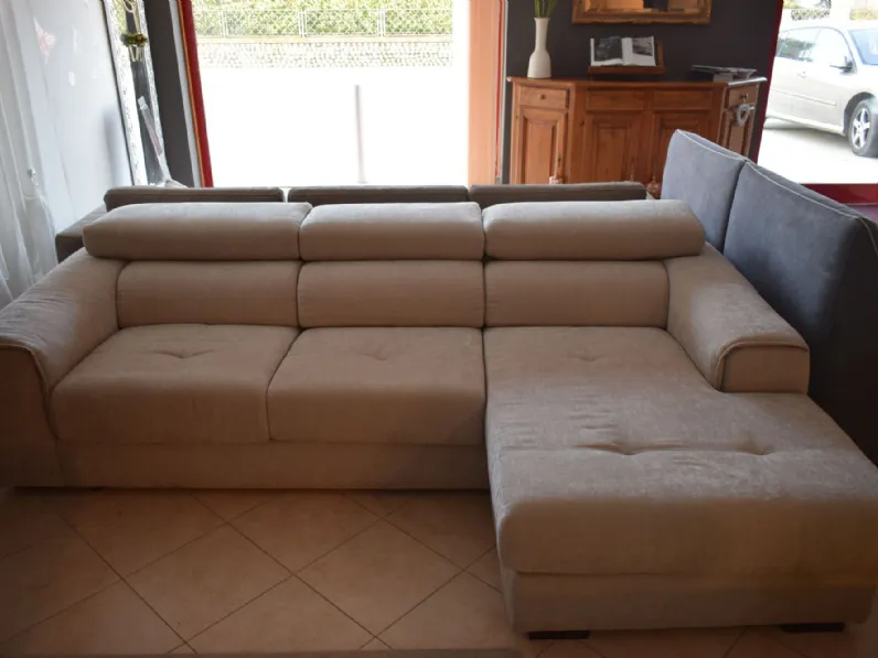 Divano Beth Collezione esclusiva a PREZZO OUTLET scontato del 50%