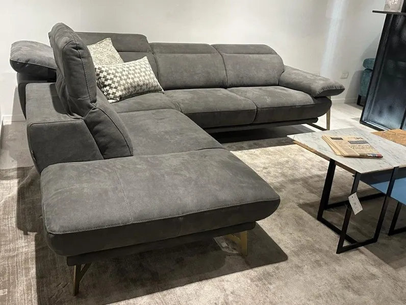 Divano Avery  microfibra in poliuretano  La casa moderna in Offerta Outlet