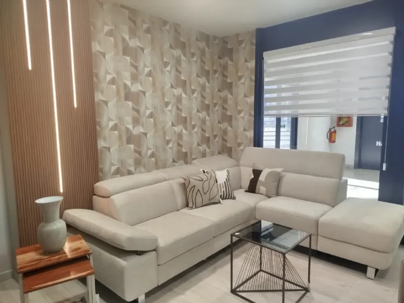 Divano Ermione  di Delta salotti in stile design a prezzo scontato