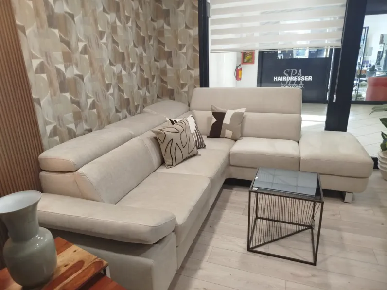 Divano Ermione  di Delta salotti in stile design a prezzo scontato