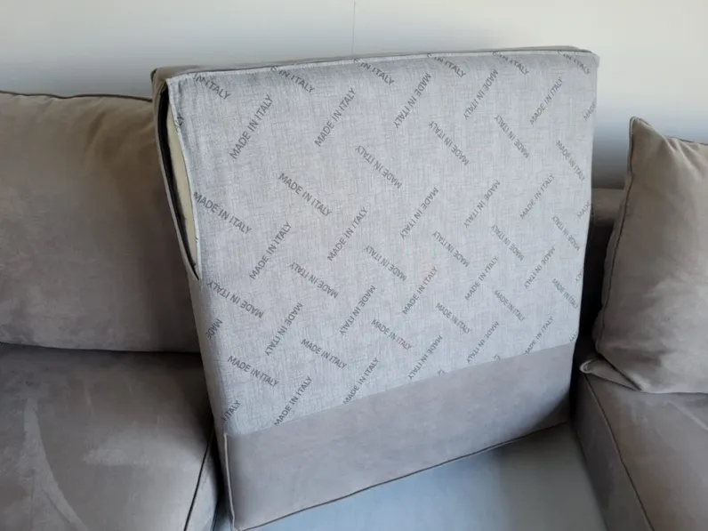 Divano moderno tessuto Glammy di Samoa con sconto del - 42%