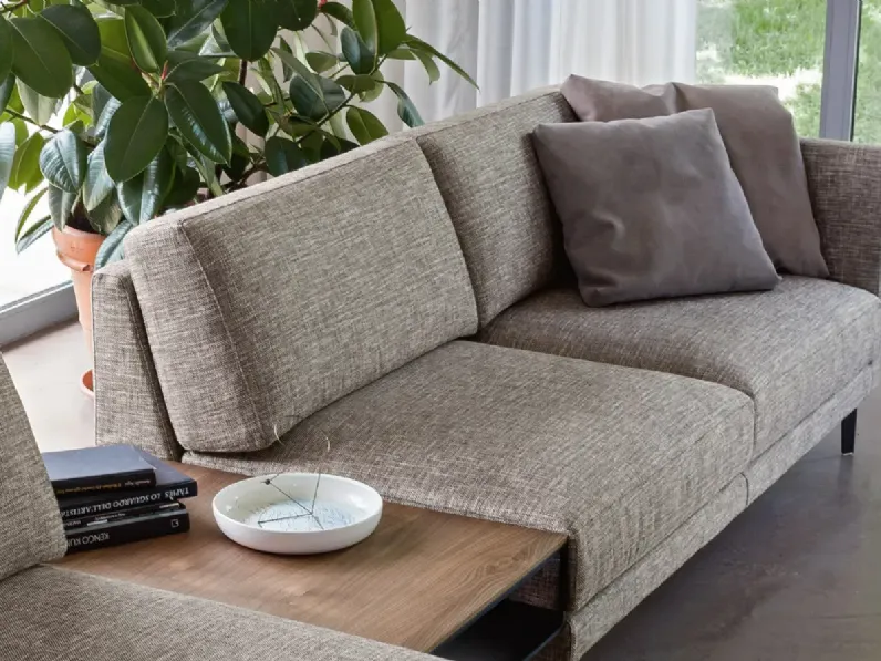 Divano design tessuto Gregory di Doimo salotti con sconto del - 35%