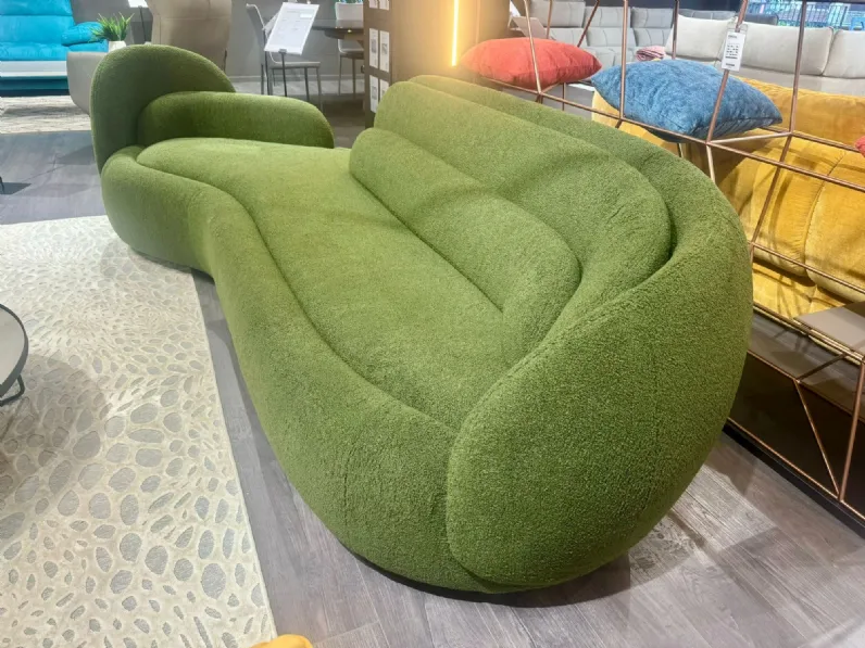 Divano Peonia disegnato da cristina celestino di Pianca in stile design a prezzo Outlet