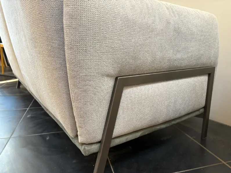 Divano Lineare Blank minimal Samoa in Offerta Outlet a 1290 Euro