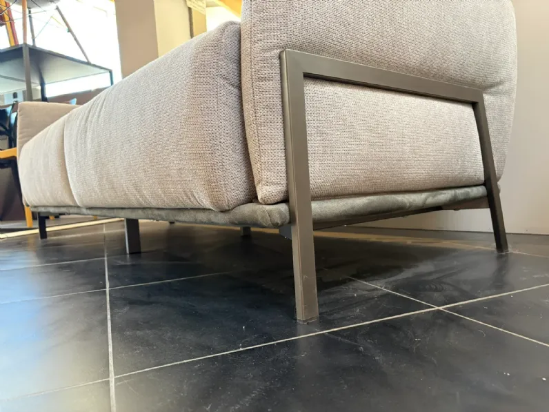 Divano Lineare Blank minimal Samoa in Offerta Outlet a 1290 Euro