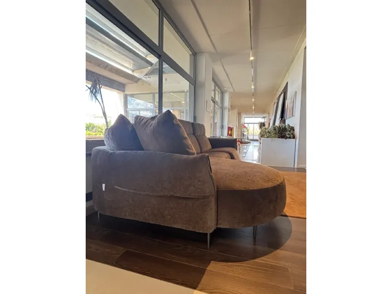 Divano in Tessuto stile design modello Bosè scontato - 50%