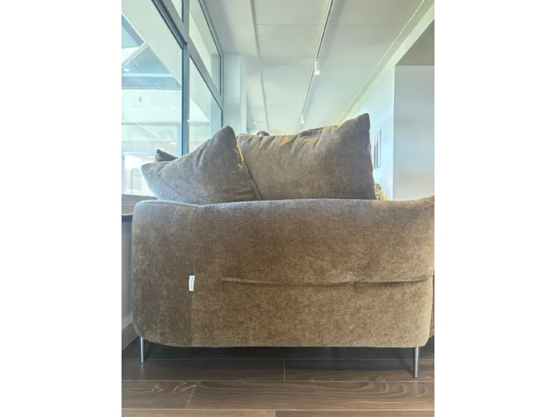Divano in Tessuto stile design modello Bosè scontato - 50%