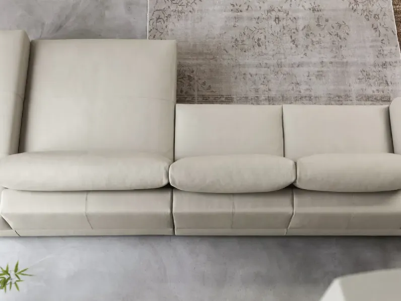 Divano moderno pelle Vision di Doimo salotti con sconto del - 35%