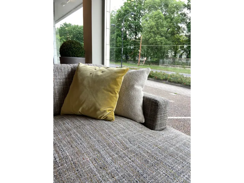 Divano in Tessuto stile design modello Milano scontato - 52%