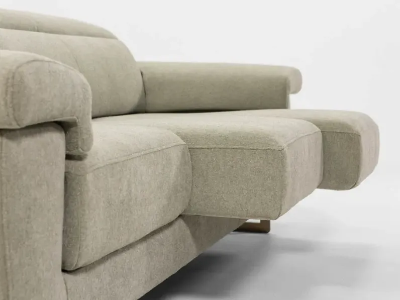 Divano Con penisola Bradley Gamma in Offerta Outlet a 1775 Euro