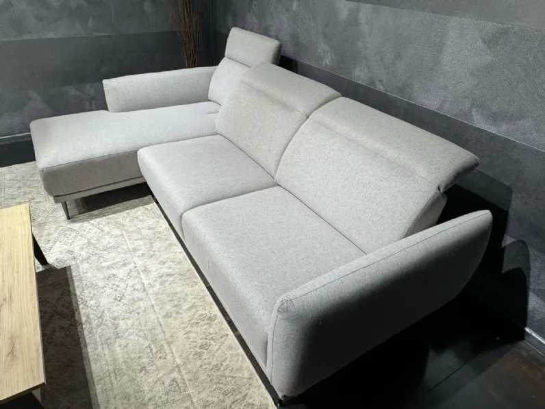 Divano da 3 posti modello Marko di Le comfort scontato