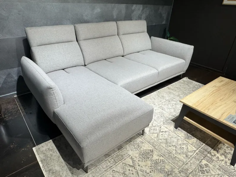 Divano da 3 posti modello Marko di Le comfort scontato