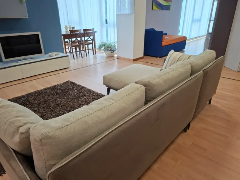 Divano design tessuto Minimal di Samoa con sconto del - 40%