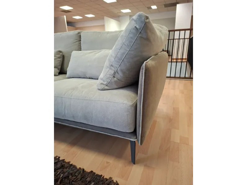 Divano design tessuto Minimal di Samoa con sconto del - 40%