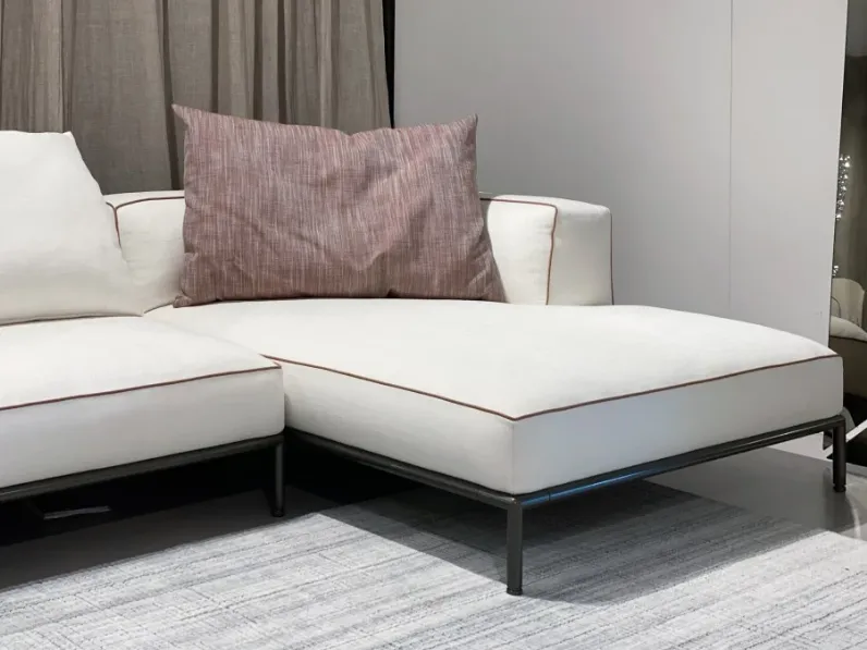 Divano Perry up di Flexform in stile moderno a prezzo Outlet