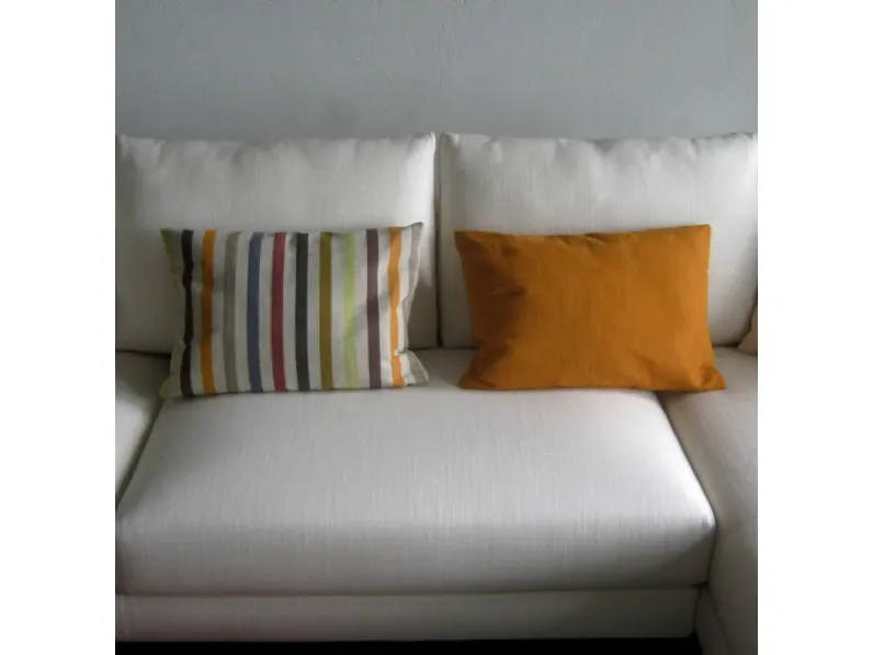 Cuscini divano modello Coppia cuscini maxalto dell'azienda B&b italia con forte sconto