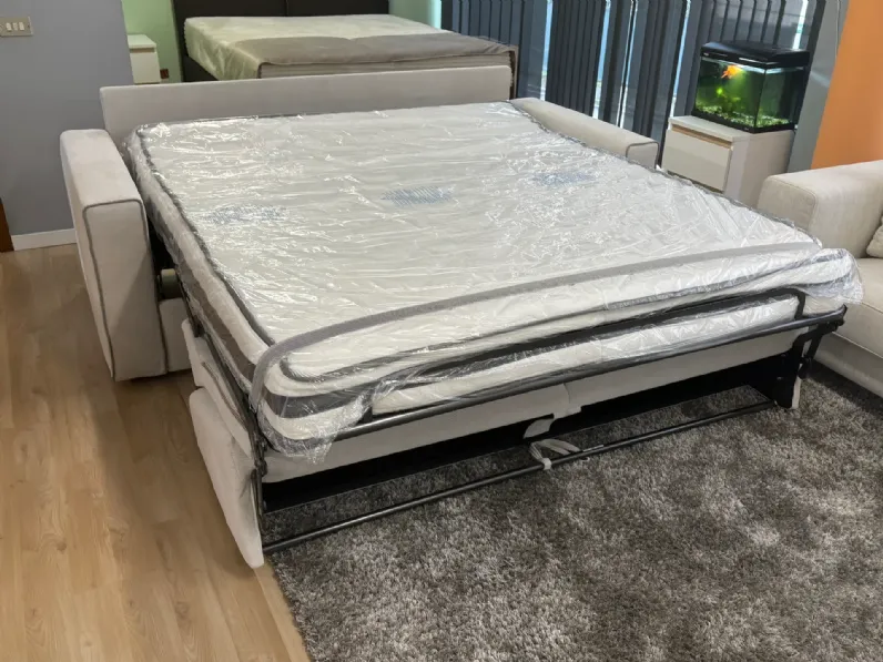 Divano in Tessuto stile moderno modello Divano letto matrimoniale modello brio scontato - 37%