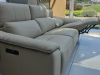 Divano lineare columbus pelle in poliuretano  Nicoletti home in Offerta Outlet