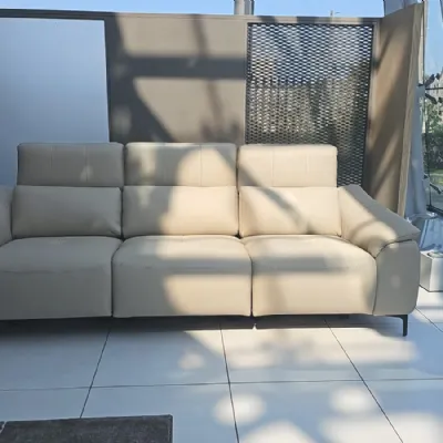 Divano lineare columbus pelle in poliuretano  Nicoletti home in Offerta Outlet