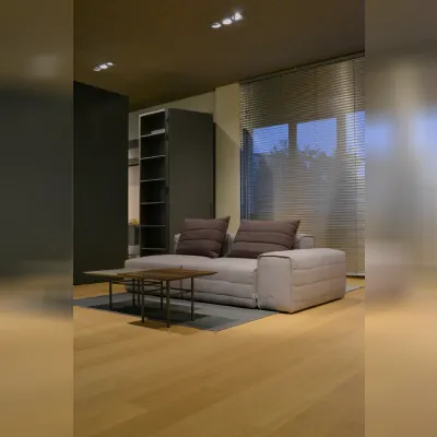 Divano Samet  di Gervasoni in stile design a prezzo scontato