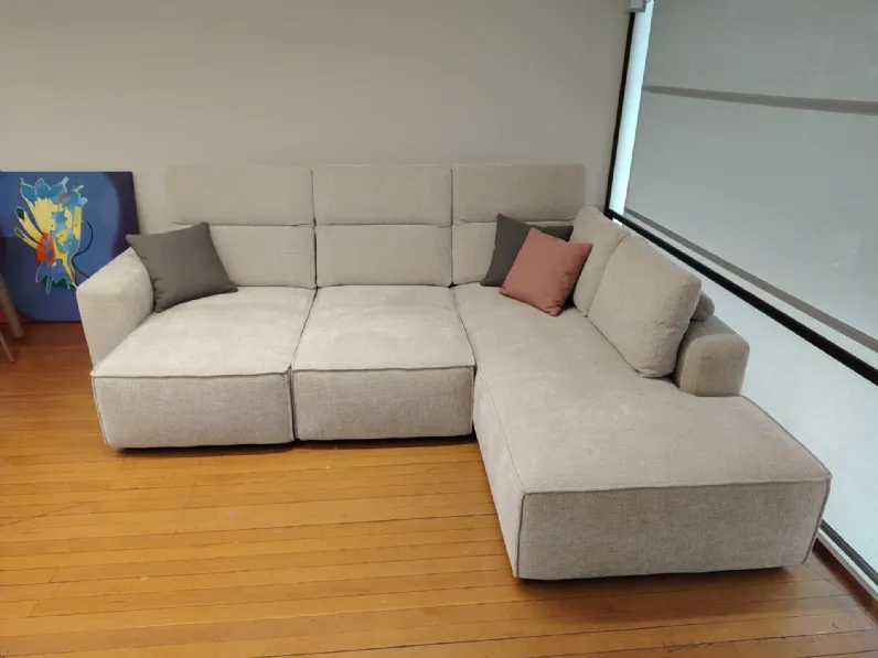 Divano in Tessuto stile design modello Swan  scontato - 24%