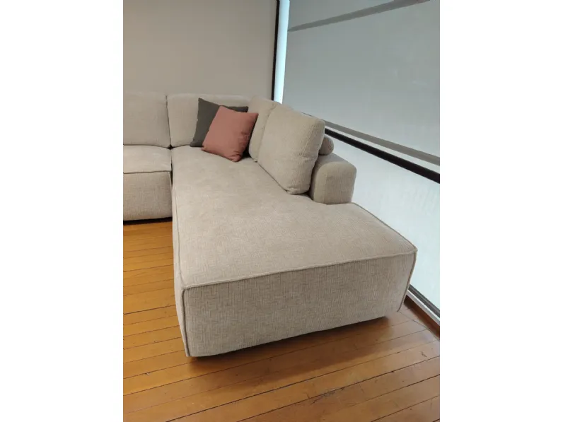 Divano in Tessuto stile design modello Swan  scontato - 24%
