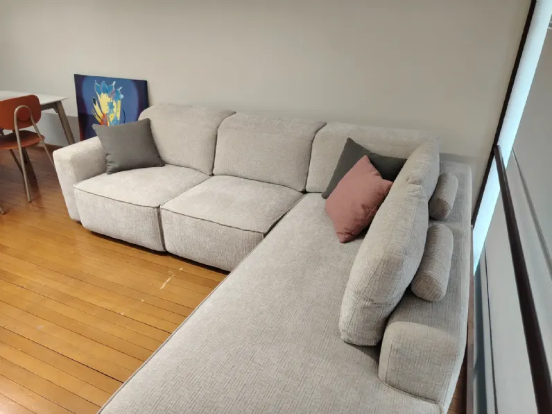 Divano in Tessuto stile design modello Swan  scontato - 24%
