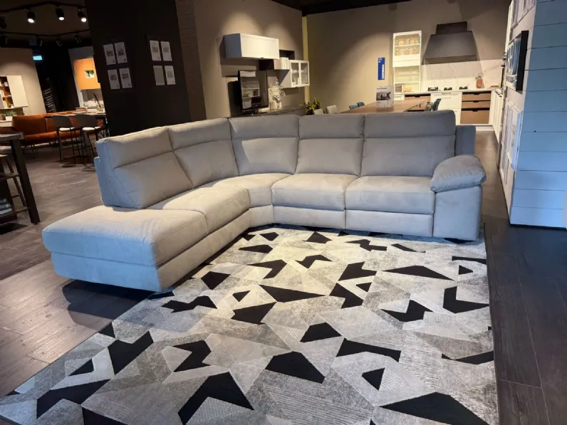 Divano design tessuto Taylor di Calia con sconto del - 50%